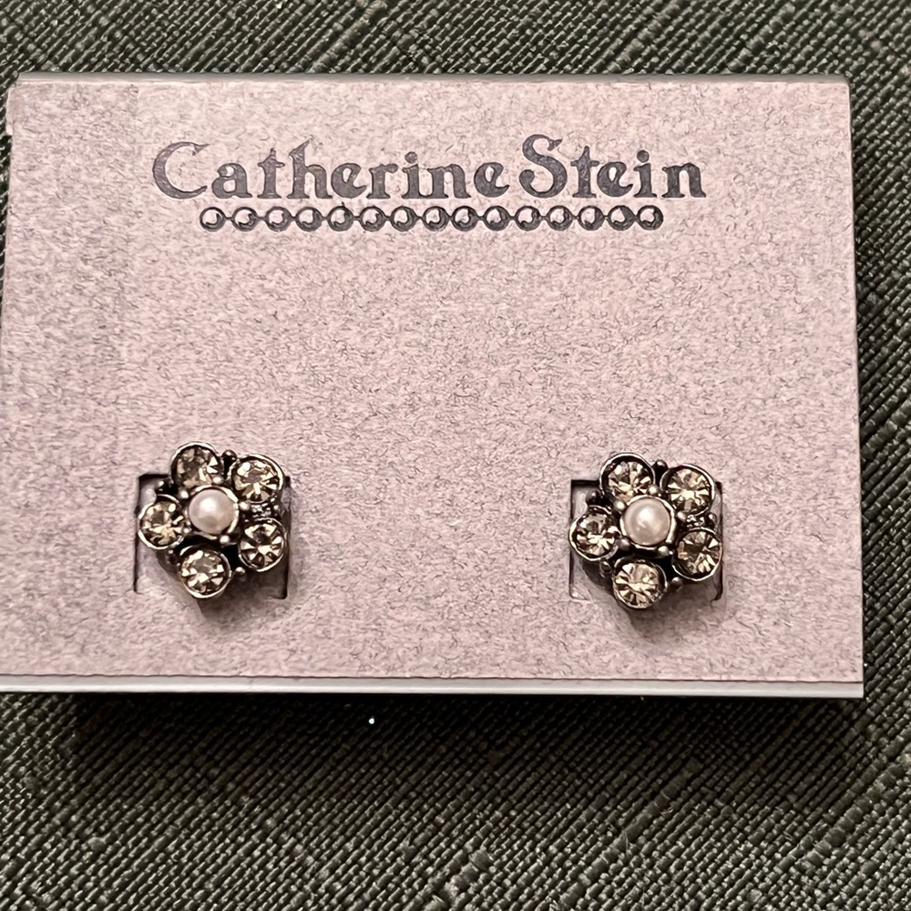 Brand new Catherine Stein Pearl and rhinestone post earrings